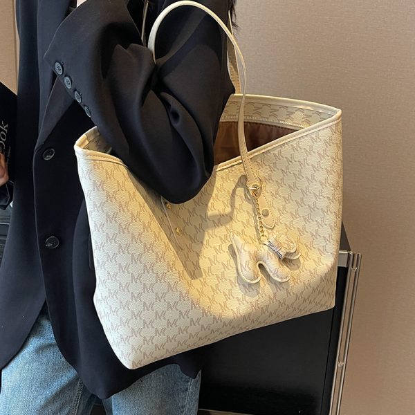 Large-Capacity Letter Design Tote Bag for Women - Versatile Summer 2025 Casual Underarm Bag, Trendy Everyday Essential