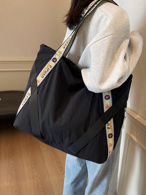 Large Capacity Nylon Commuter Tote Bag for Women - Stylish 2025 Shoulder Bag for Shopping and Short Trips