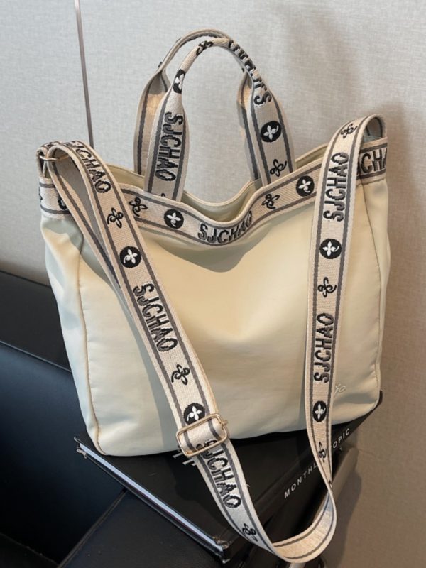 Large Capacity Nylon Tote Bag for Women, 2025 Commuter Handbag, Stylish College Student Crossbody Bag