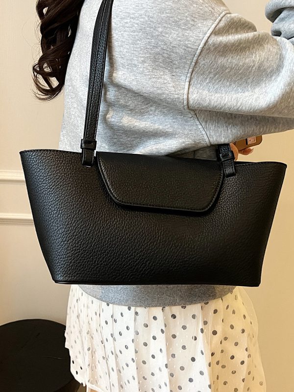 Large Capacity Shoulder Bag for Women - 2025 New Korean Style Versatile Crossbody Bag with Elegant Design and High-End Quality