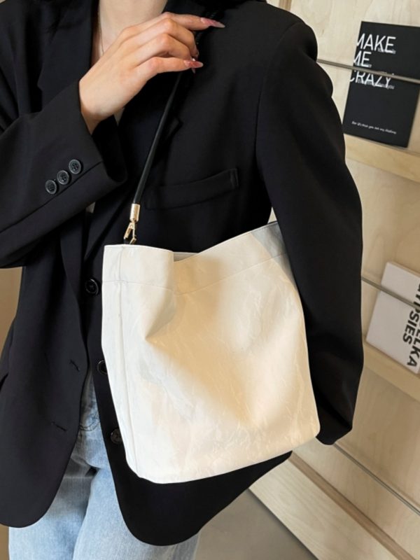 Large Capacity Women's Casual Shoulder Bag - Summer 2025 Minimalist Underarm Tote for Relaxed Commuting