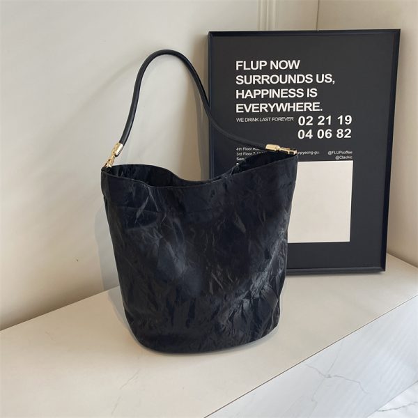 Large Capacity Women's Casual Shoulder Bag - Summer 2025 Minimalist Underarm Tote for Relaxed Commuting