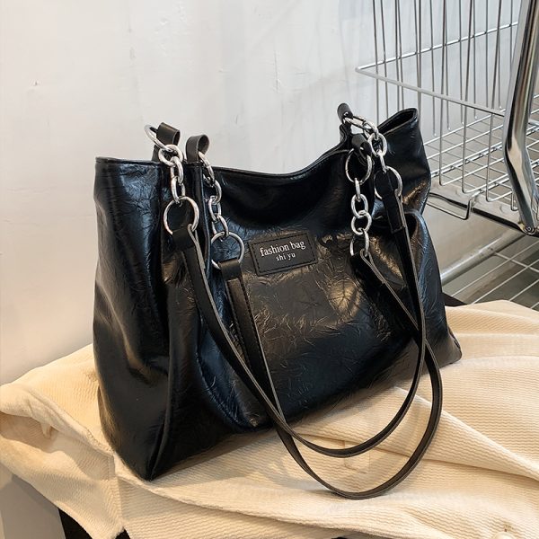 Large Capacity Women's Retro Shoulder Bag - Versatile Commuting Tote for Spring/Summer 2025 Fashion