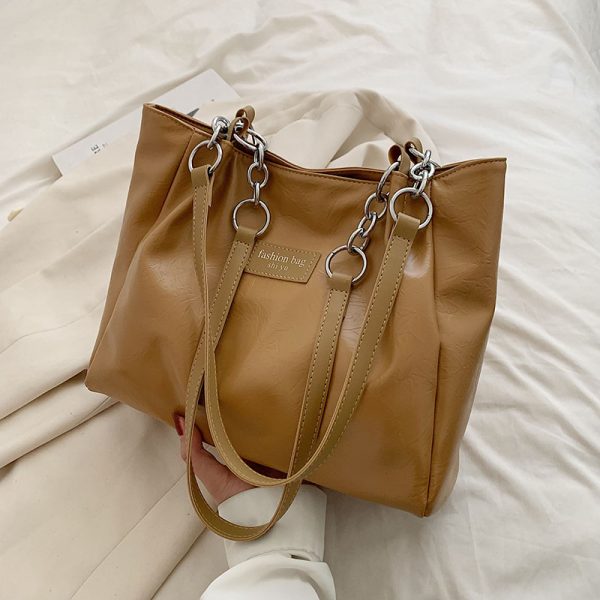 Large Capacity Women's Retro Shoulder Bag - Versatile Commuting Tote for Spring/Summer 2025 Fashion