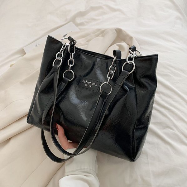 Large Capacity Women's Retro Shoulder Bag - Versatile Commuting Tote for Spring/Summer 2025 Fashion