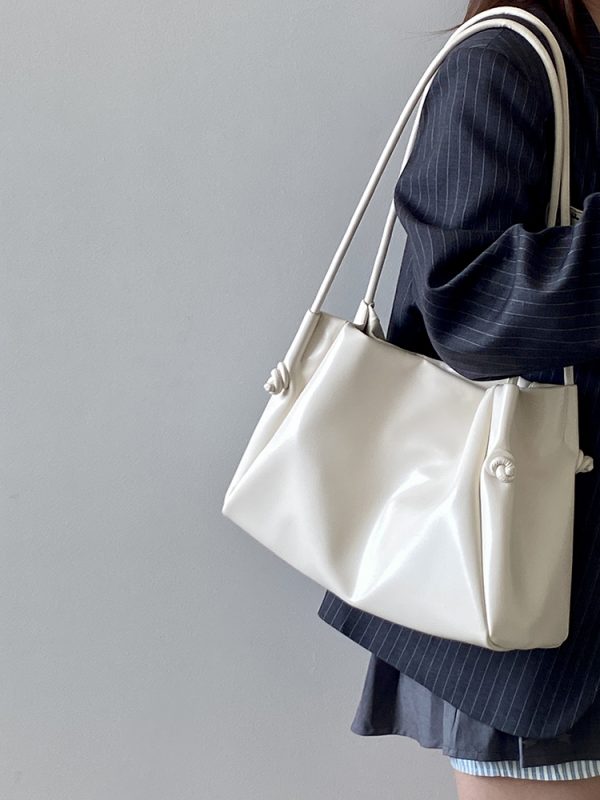 Large Capacity Women's Tote Bag - High-End Commuting Shoulder Handbag for Spring and Summer - Trendy Niche Design 2025