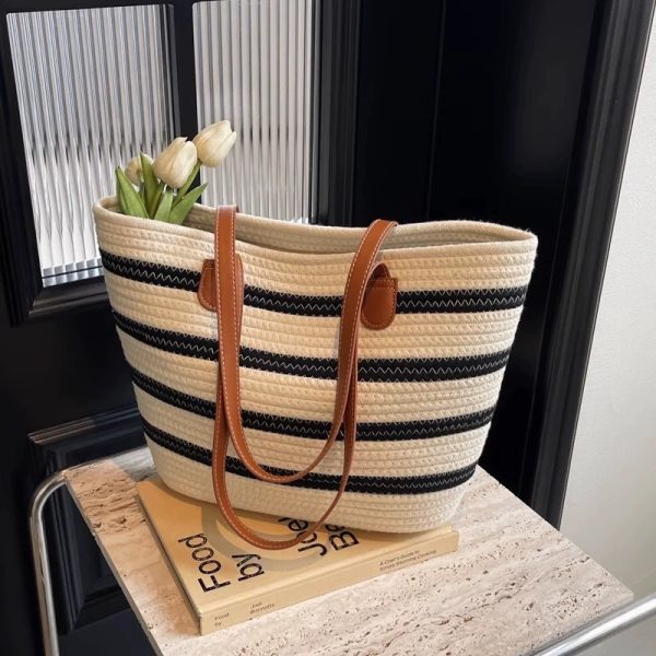 Large Capacity Woven Tote Bag for Women - Versatile Shoulder Bag for Autumn 2025, Perfect for Beach Vacations and Everyday Use