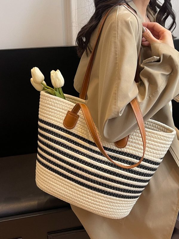 Large Capacity Woven Tote Bag for Women - Versatile Shoulder Bag for Autumn 2025, Perfect for Beach Vacations and Everyday Use