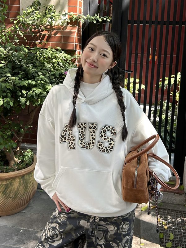 Leopard Print Letter Graphic Hoodie for Men and Women, Trendy Loose Fit for Autumn and Winter, Casual Streetwear Style