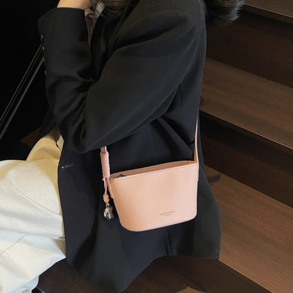 Light Luxury Zipper Bucket Bag for Women - 2025 High-End Crossbody Phone Bag - Summer Niche Style