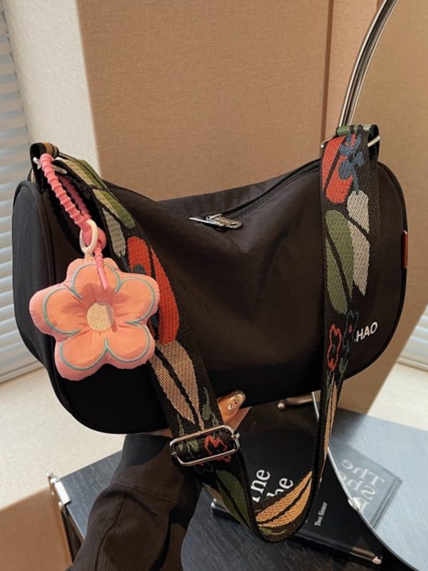 Lightweight Nylon Dumpling Bag for Women, 2025 Summer Korean Style Shoulder Crossbody Bag for Students and Commuters