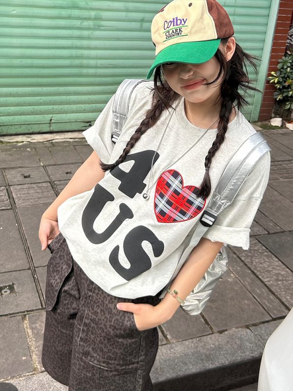 Loose Unisex Short Sleeve T-Shirt with Embroidered Heart - Summer Plaid Design, Trendy Casual Wear for Couples