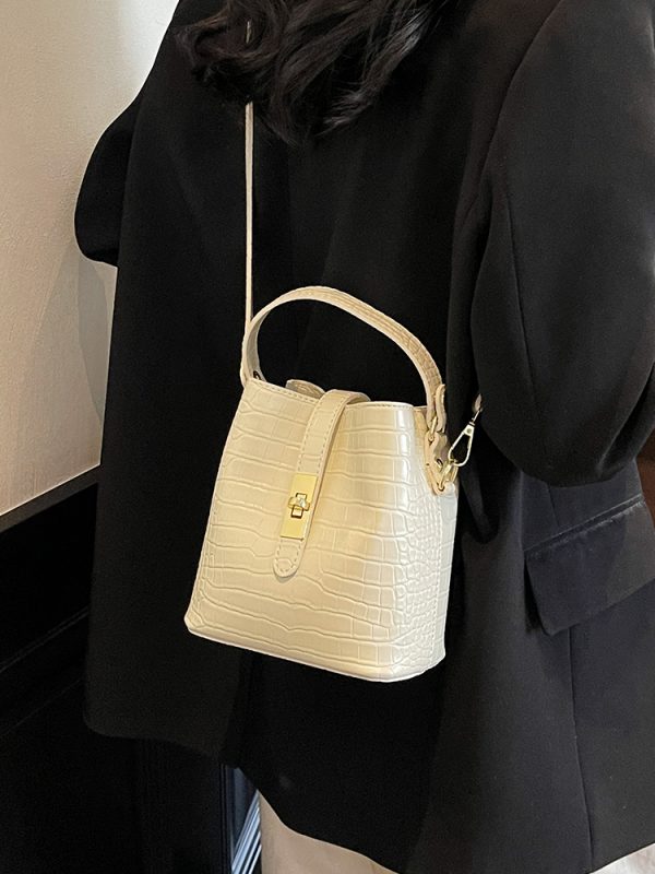 Luxury Lightweight Crocodile Pattern Bucket Bag - Summer 2025 Underarm Fashion Shoulder Bag