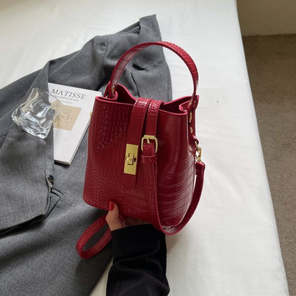 Luxury Lightweight Crocodile Pattern Bucket Bag - Summer 2025 Underarm Fashion Shoulder Bag