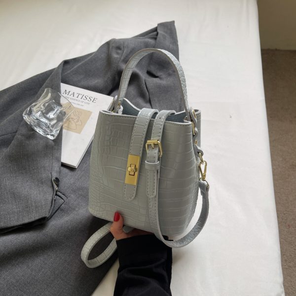 Luxury Lightweight Crocodile Pattern Bucket Bag - Summer 2025 Underarm Fashion Shoulder Bag