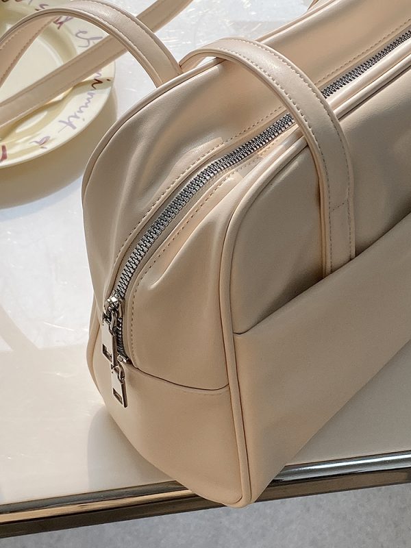 Minimalist Large Capacity Shoulder Tote Bag for Women - Spring/Summer 2025 Niche Design Commuter Style