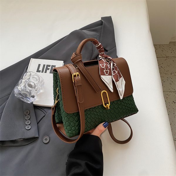 Minimalist Textured Small Square Bag for Women - Trendy Versatile Shoulder Handbag for Autumn and Winter 2025