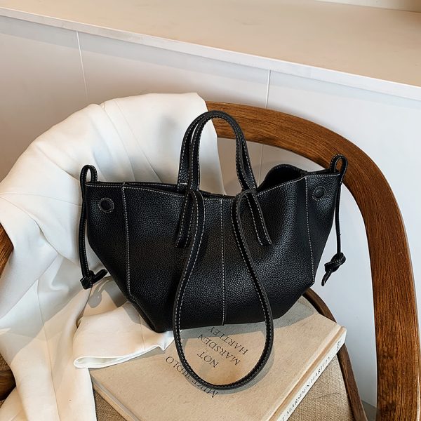 Minimalist Women's Shoulder Bag - Versatile Retro Underarm Handbag for Commuting, High-End Fashion, Autumn 2025