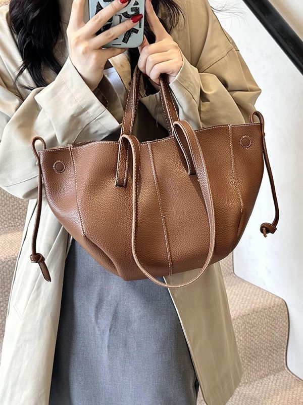 Minimalist Women's Shoulder Bag - Versatile Retro Underarm Handbag for Commuting, High-End Fashion, Autumn 2025