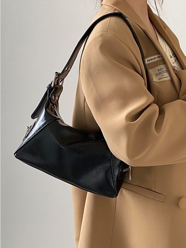 New Women's Motorcycle Underarm Bag, Niche Design Oil Wax Leather Shoulder Tote, Trendy Small Bag for Hot Girl Style
