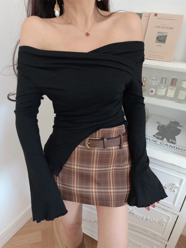 One-Shoulder Fitted Bell Sleeve T-Shirt for Women - Ultra-Slim Waist, American Style, Sexy Design, Perfect for Spicy Y2K Fashion