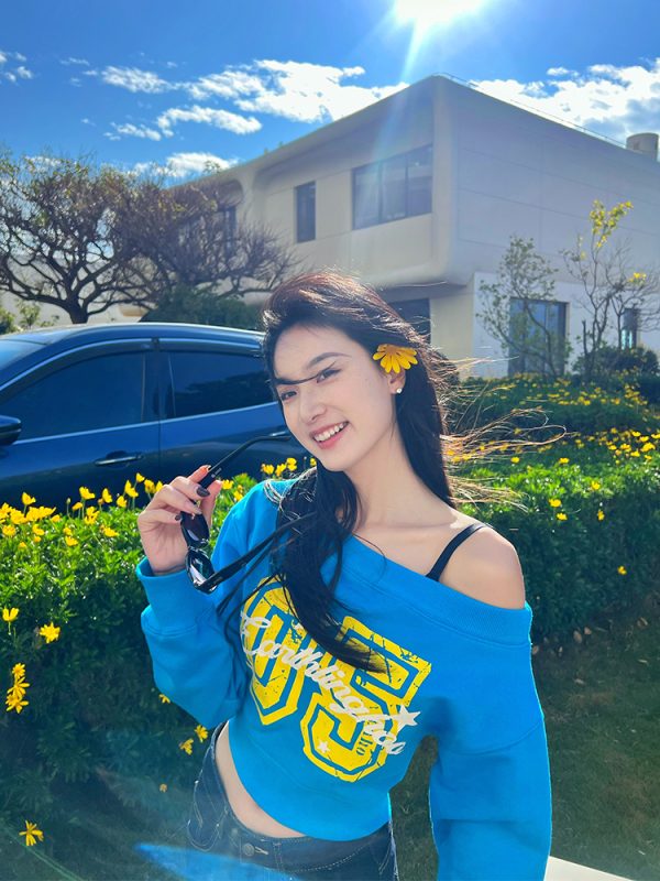 One-Shoulder Korean Style Sweatshirt for Women - Handmade Slimming Soft Long Sleeve Top for Spring and Autumn Fashion