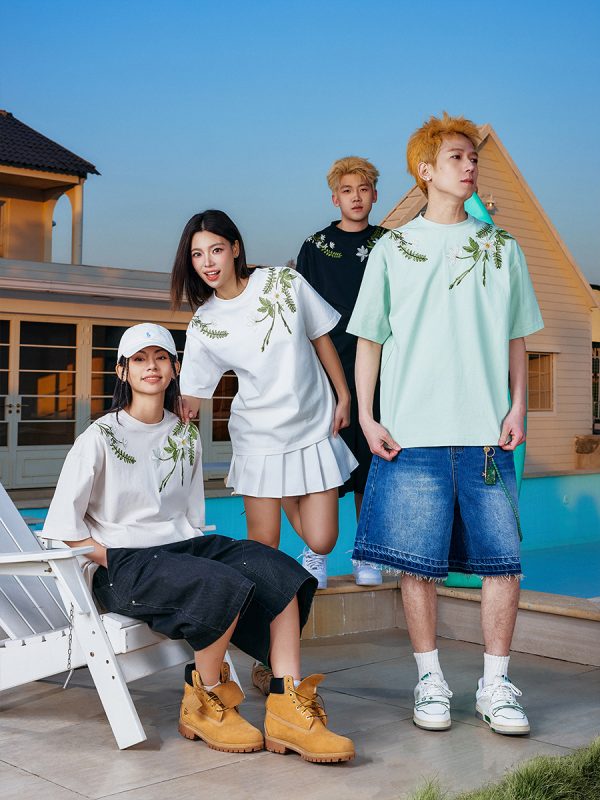 Oversized Short-Sleeve T-Shirt with Chinese-Style Floral Embroidery and Text Layout, Breathable Y2K Fashion Top