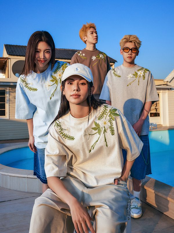Oversized Short-Sleeve T-Shirt with Chinese-Style Floral Embroidery and Text Layout, Breathable Y2K Fashion Top