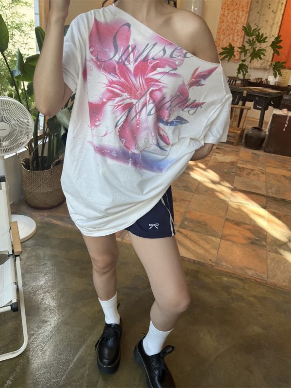 Pink Floral Print Off-Shoulder Short Sleeve Casual Asymmetrical T-Shirt for Women - Vintage Style, Versatile 90s Inspired Fashion
