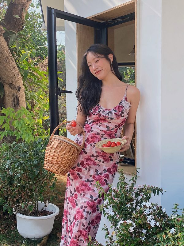 Pink Rose Print Floral Dress with Spaghetti Straps and Fitted Waist - French Style, Perfect for Summer and Y2K Fashion Lovers.