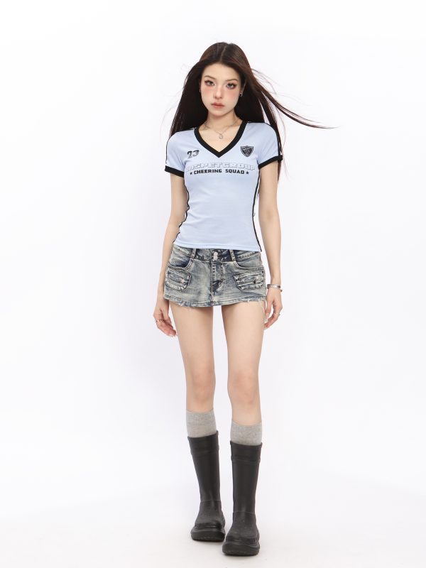 Pink Y2K Raglan Sleeve Short Sleeve T-Shirt for Women - Slim Fit Jersey V-Neck Top for American Summer Style