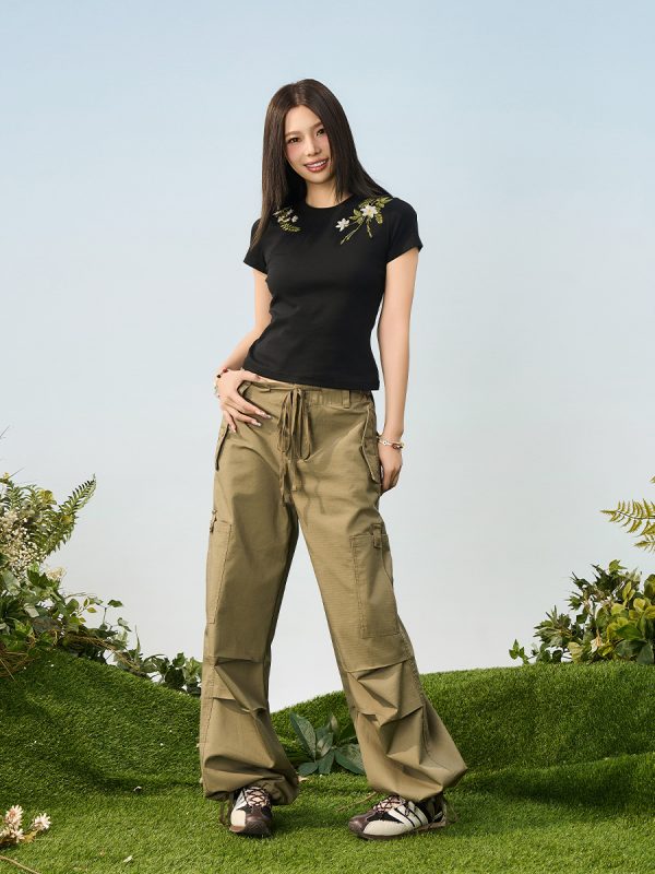 Plant-Themed Floral Embroidery Slim-Fit Round Neck Short Sleeve T-Shirt for Women - Trendy Korean Style Kids Fashion