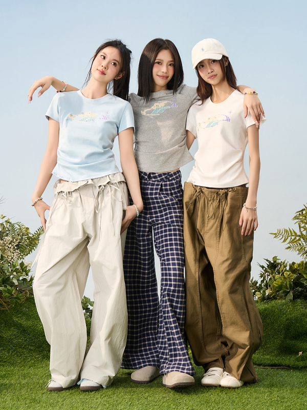Playful Floral Patchwork Embroidered Pleated Fitted Round Neck Short Sleeve T-Shirt for Women - Y2K Inspired Style