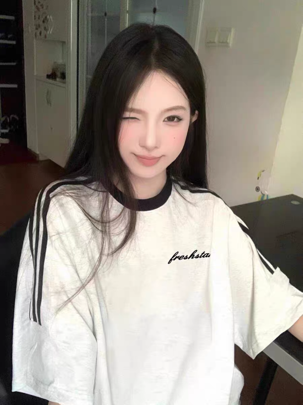 Plus Size American Retro Three-Stripe Cotton Short Sleeve T-Shirt for Women - Chic Loose Fit Hong Kong Style Top