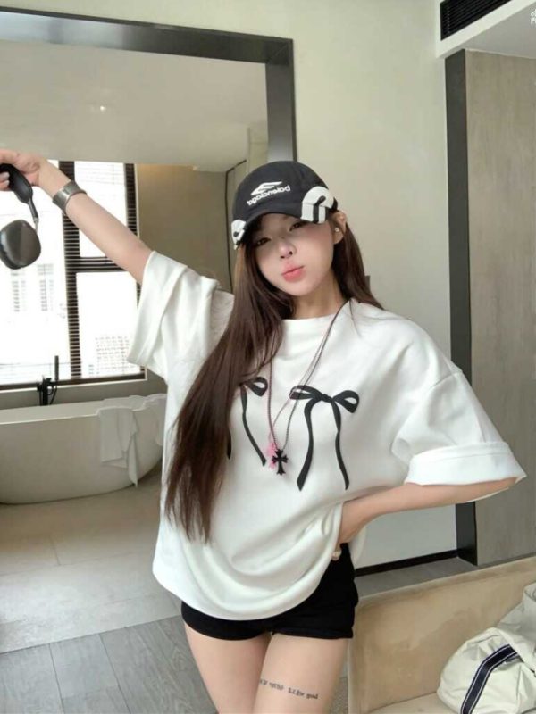 Plus Size Loose White Short-Sleeve T-Shirt for Women with Butterfly Knot Print, Harajuku Style, Casual Cotton Top for Students