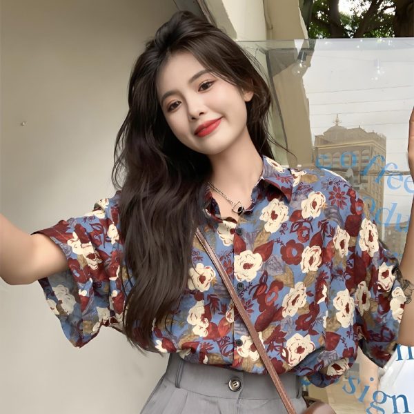 Plus Size Retro Floral Short Sleeve Shirt for Women | Loose Casual Summer Beach Top in Hong Kong Style