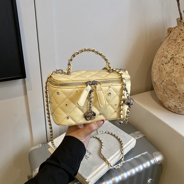 Quilted Chain Bucket Bag - Minimalist Elegant Shoulder Bag for Summer 2025, Exquisite and Trendy Design