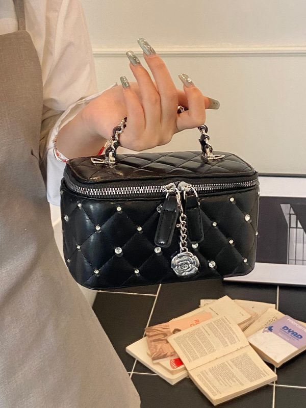Quilted Chain Bucket Bag - Minimalist Elegant Shoulder Bag for Summer 2025, Exquisite and Trendy Design