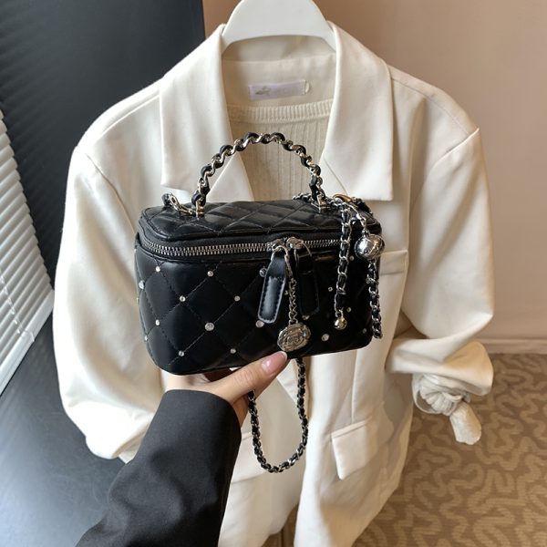 Quilted Chain Bucket Bag - Minimalist Elegant Shoulder Bag for Summer 2025, Exquisite and Trendy Design