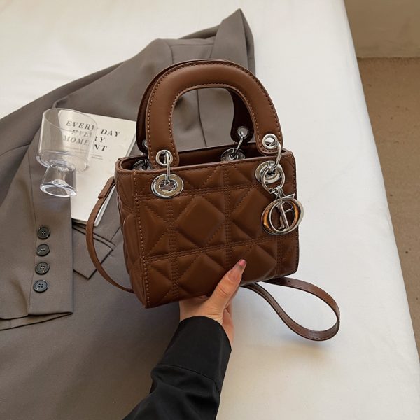 Quilted Chanel-Style Handbag for Women, 2025 Spring Versatile Shoulder Bag, High-End Crossbody Design, Fashionable Chic Accessory
