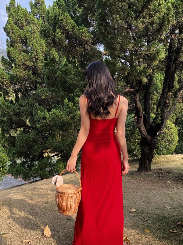 Red Lace Spaghetti Strap Dress - Fitted Waist, Long French Vacation Style with Built-In Chest Pad, Perfect for Summer Events