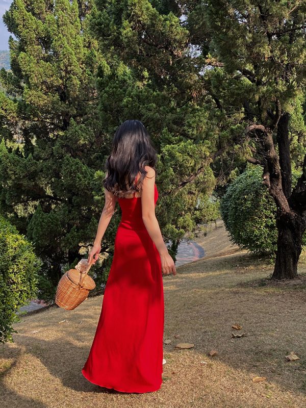 Red Lace Spaghetti Strap Dress - Fitted Waist, Long French Vacation Style with Built-In Chest Pad, Perfect for Summer Events