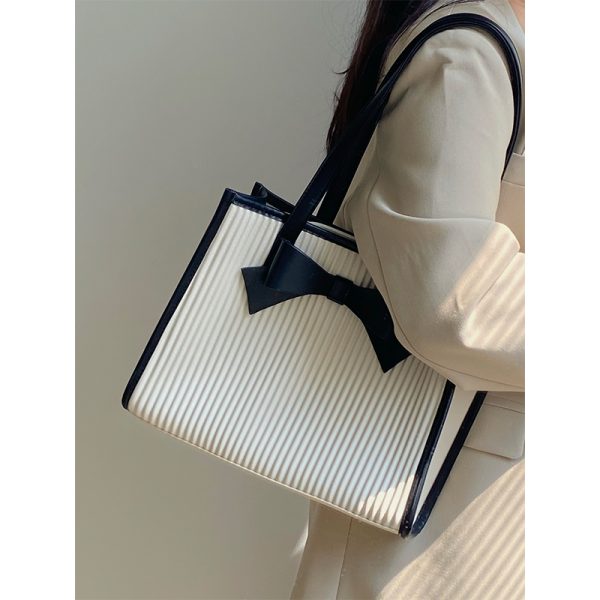 Retro Bow Tote Handbag for Women - Large Shoulder Bag for Spring Summer 2025 - Trendy Vintage Style
