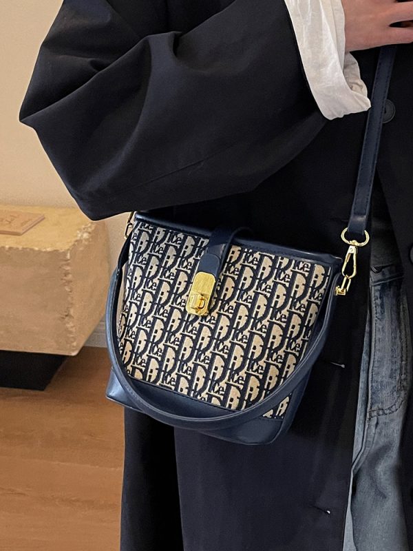 Retro Casual Bucket Bag for Women - High-End Fashion Shoulder Bag - 2025 Autumn Winter Niche Design