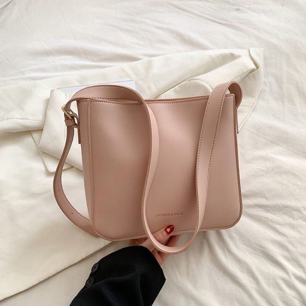 Retro Casual Shoulder Bag for Women - Trendy Spring Summer 2025 Bucket Crossbody Bag for Commuting and Everyday Use
