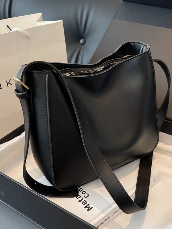 Retro Casual Shoulder Bag for Women - Trendy Spring Summer 2025 Bucket Crossbody Bag for Commuting and Everyday Use