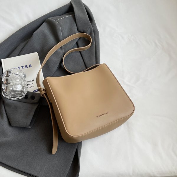 Retro Casual Shoulder Bag for Women - Trendy Spring Summer 2025 Bucket Crossbody Bag for Commuting and Everyday Use