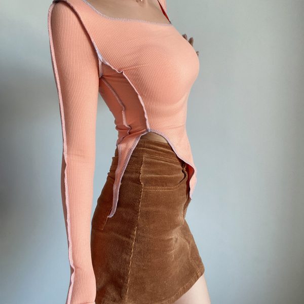 Retro Cute Color-Block Long Sleeve T-Shirt with Irregular Hem and Side Slit - Slim Fit Waist-Cinching Solid Color Top