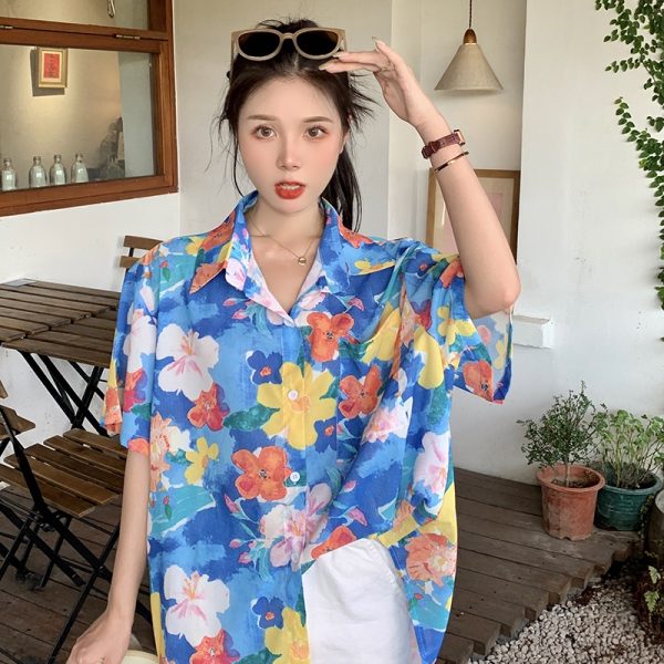 Retro Floral Loose Short-Sleeve Shirt for Women - Hawaiian Beach Top, Unique Niche Design, Perfect for Y2K and 90s Style