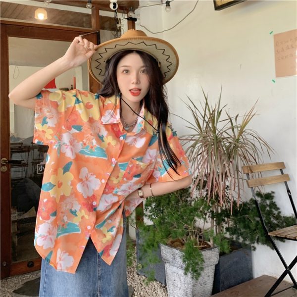 Retro Floral Loose Short-Sleeve Shirt for Women - Hawaiian Beach Top, Unique Niche Design, Perfect for Y2K and 90s Style